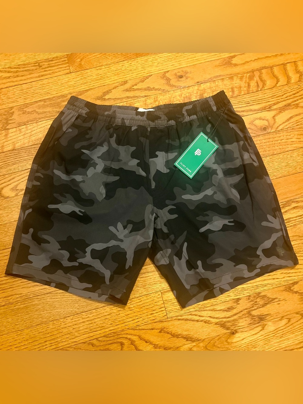 Flint Park Men's Black Camo 7in Active Performance Lined Shorts Size L NWT
